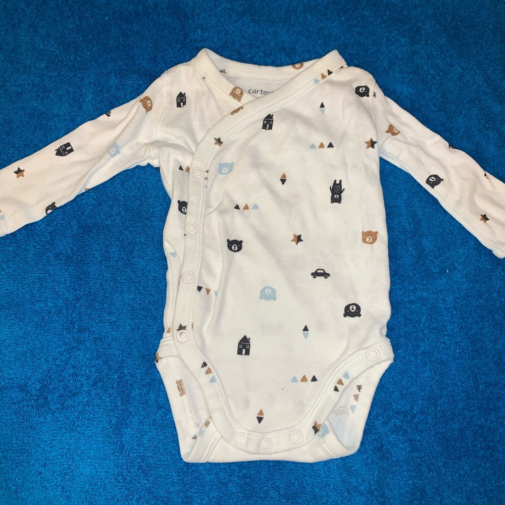 2 for $10 ‼️ white baby boy 3 month onesie wrap